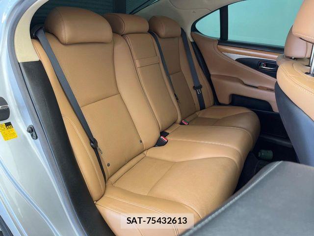 Lexus LS 2012-11 8336570-12