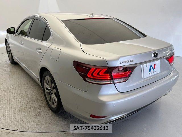 Lexus LS 2012-11 8336570-16