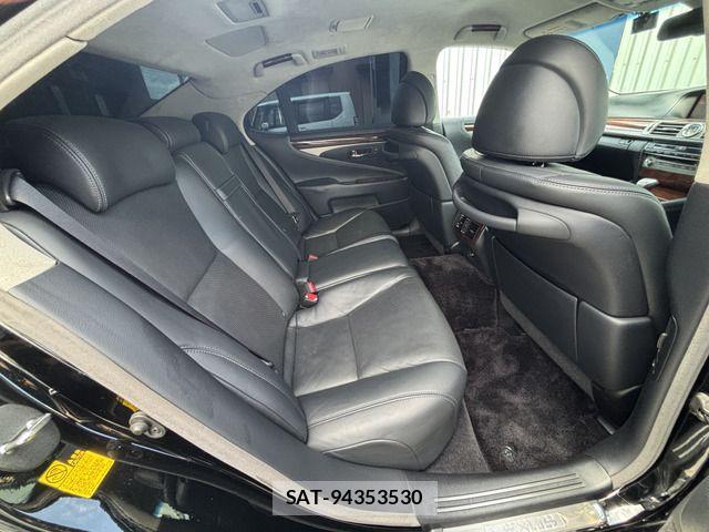 Lexus LS 2013-02 8659934-17