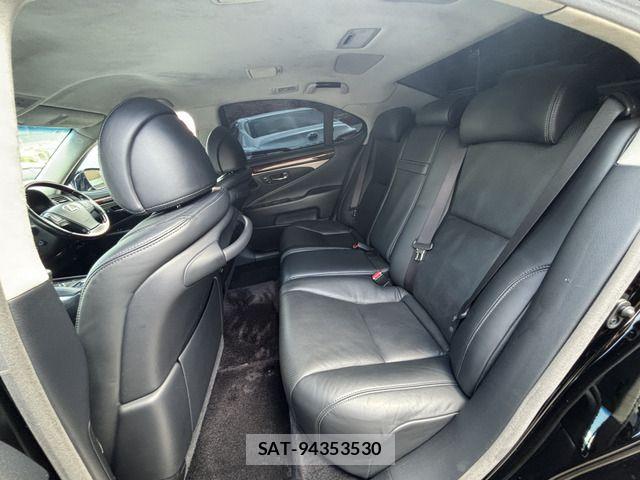 Lexus LS 2013-02 8659934-18