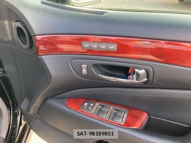 Lexus LS 2011-09 8666405-12