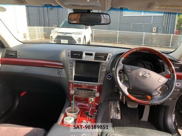Lexus LS 2011-09 8666405-27