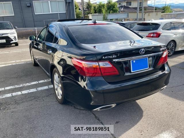 Lexus LS 2011-09 8666405-5