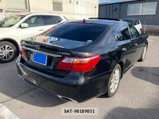 Lexus LS 2011-09 8666405-6