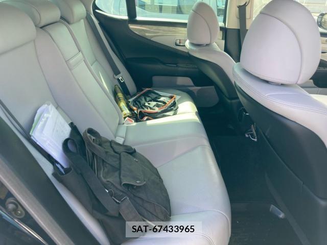 Lexus LS 2012-01 8743449-17