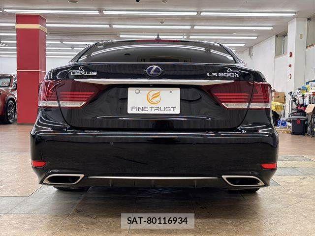 Lexus LS 2013-04 8829966-16