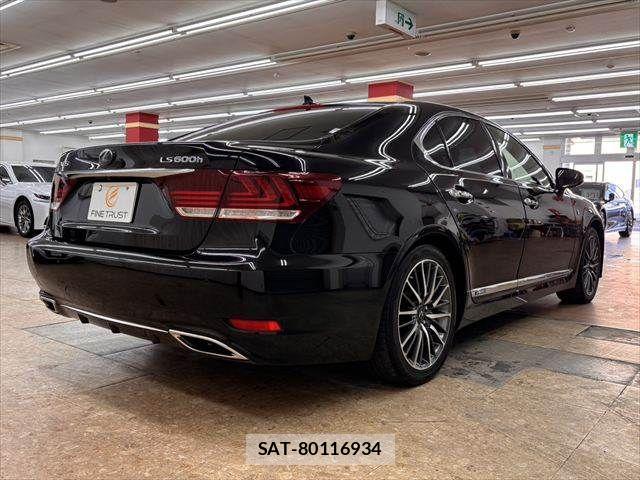 Lexus LS 2013-04 8829966-17