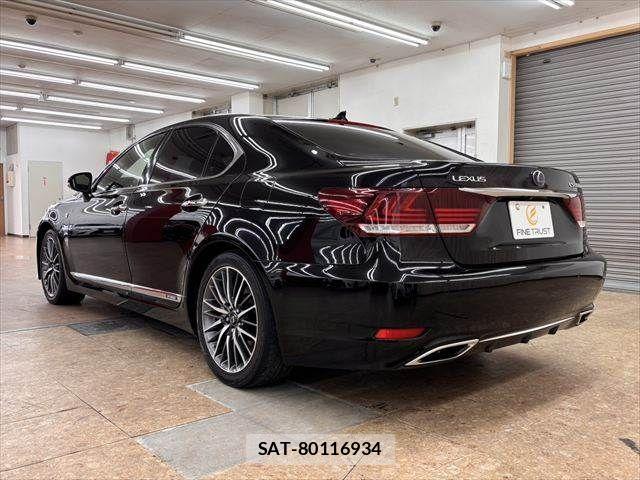 Lexus LS 2013-04 8829966-18