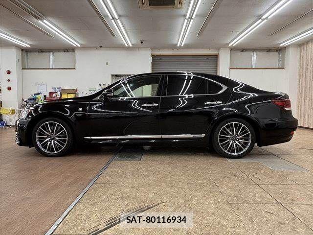 Lexus LS 2013-04 8829966-19
