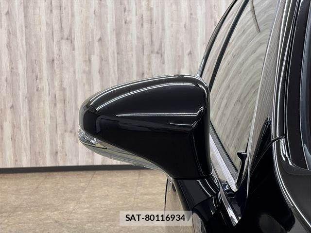 Lexus LS 2013-04 8829966-25