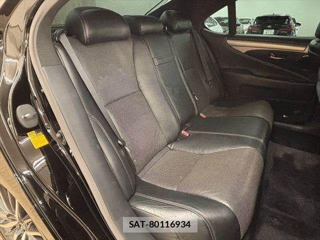 Lexus LS 2013-04 8829966-7