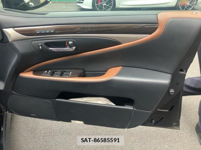 Lexus LS 2012-10 8849584-15