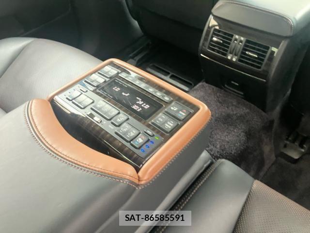 Lexus LS 2012-10 8849584-25
