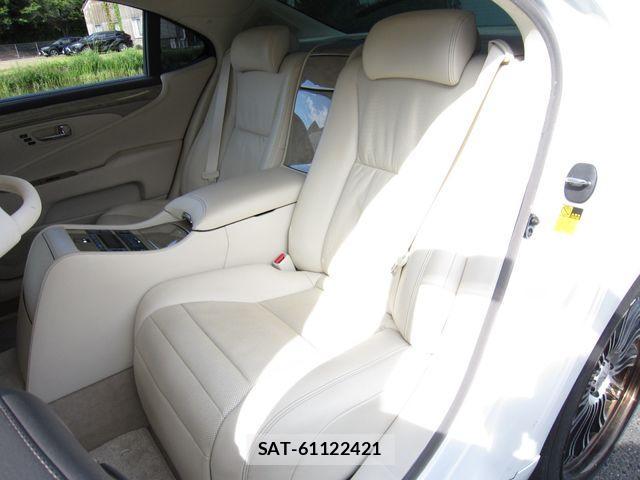 Lexus LS 2013-02 1292181-25