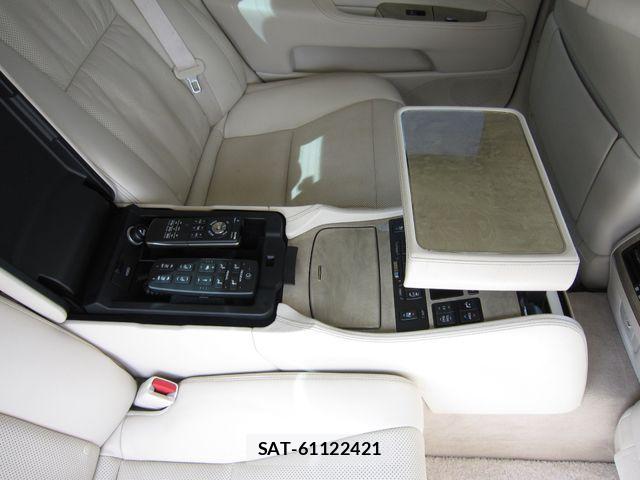 Lexus LS 2013-02 1292181-26