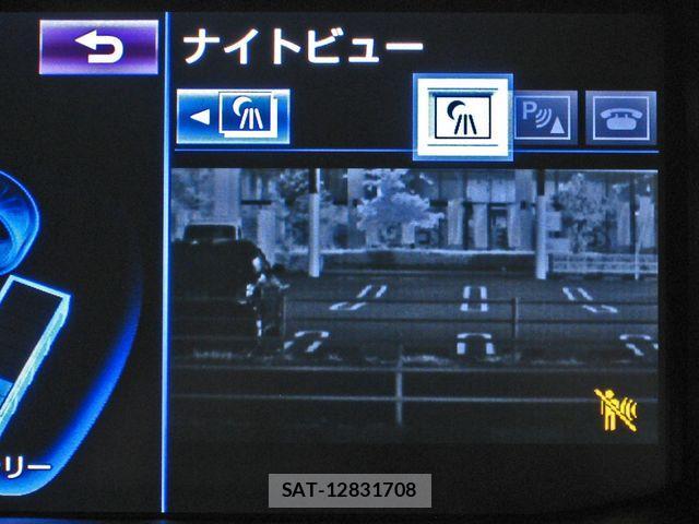 Lexus LS 2012-11 1292178-7