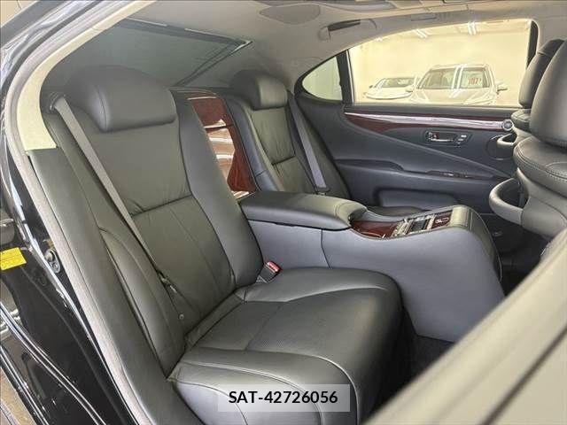 Lexus LS 2008-09 1322222-9