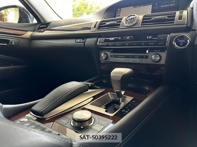 Lexus LS 2015-08 1372294-10