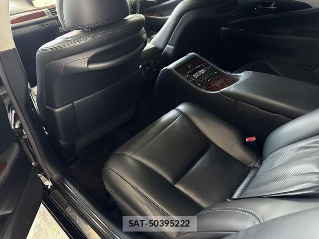 Lexus LS 2015-08 1372294-17