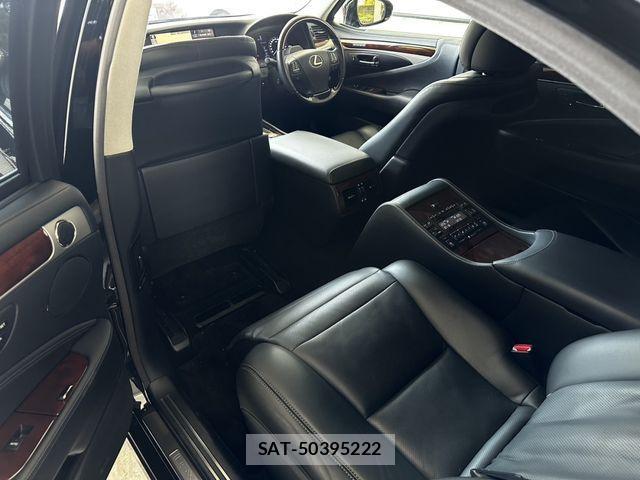 Lexus LS 2015-08 1372294-18