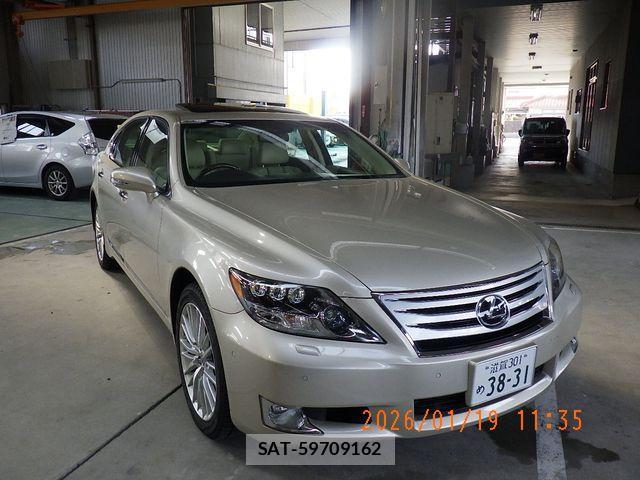 Lexus LS 2011-10 2400908-0
