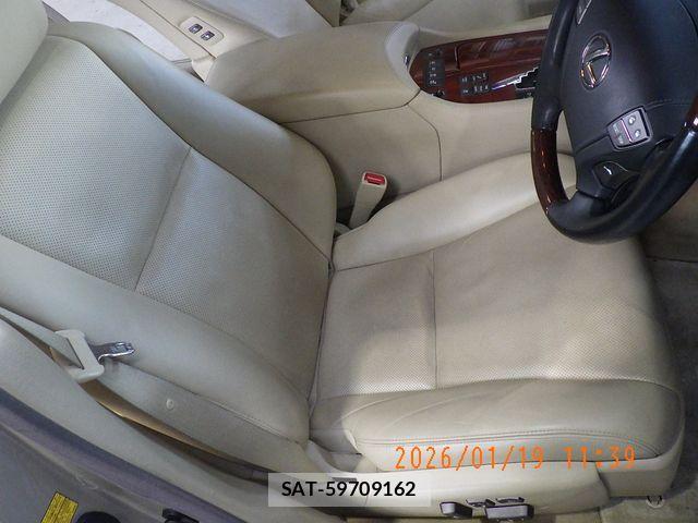 Lexus LS 2011-10 2400908-19