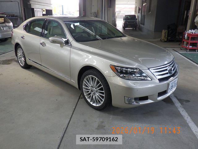 Lexus LS 2011-10 2400908-23