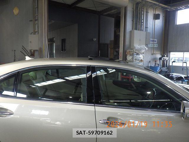 Lexus LS 2011-10 2400908-2