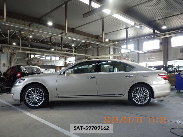 Lexus LS 2011-10 2400908-5