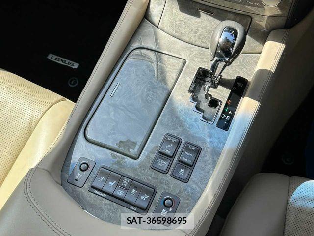 Lexus LS 2012-09 4044649-10