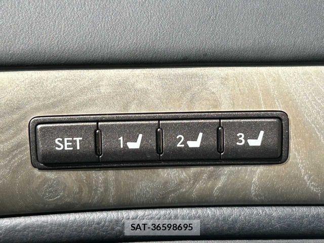 Lexus LS 2012-09 4044649-13