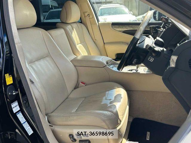 Lexus LS 2012-09 4044649-20