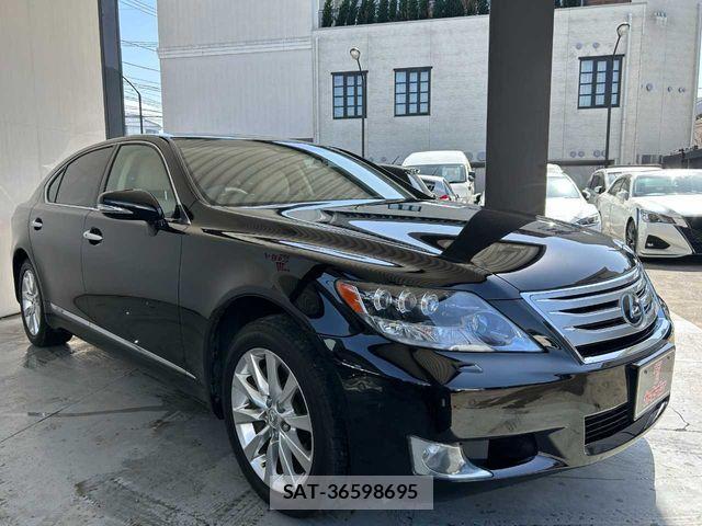 Lexus LS 2012-09 4044649-27
