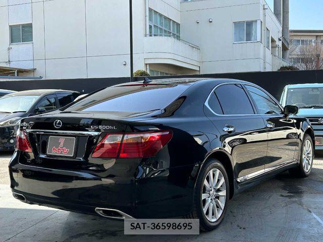 Lexus LS 2012-09 4044649-29