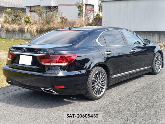 Lexus LS 2013-03 4964520-1