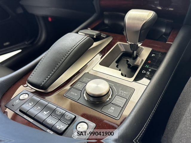 Lexus LS 2015-08 6791199-12