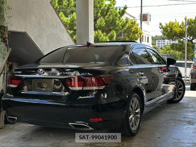 Lexus LS 2015-08 6791199-22
