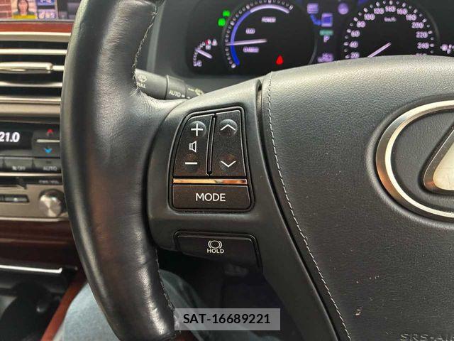 Lexus LS 2013-07 6907749-12