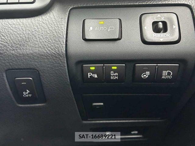 Lexus LS 2013-07 6907749-15
