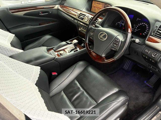 Lexus LS 2013-07 6907749-18
