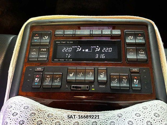Lexus LS 2013-07 6907749-25