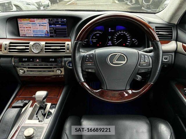 Lexus LS 2013-07 6907749-3