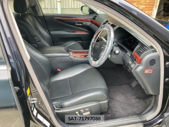 Lexus LS 2007-07 7220998-12