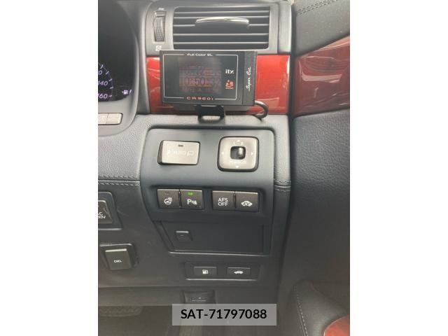 Lexus LS 2007-07 7220998-18
