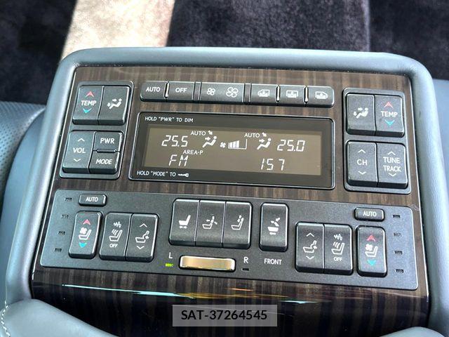 Lexus LS 2013-02 7272233-10