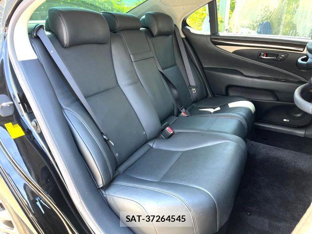 Lexus LS 2013-02 7272233-12