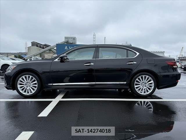 Lexus LS 2013-12 7877371-11