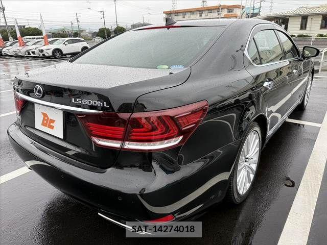 Lexus LS 2013-12 7877371-14