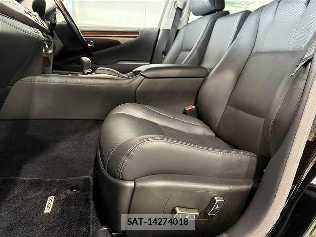 Lexus LS 2013-12 7877371-16