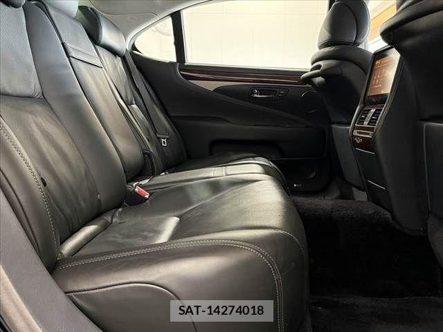 Lexus LS 2013-12 7877371-17